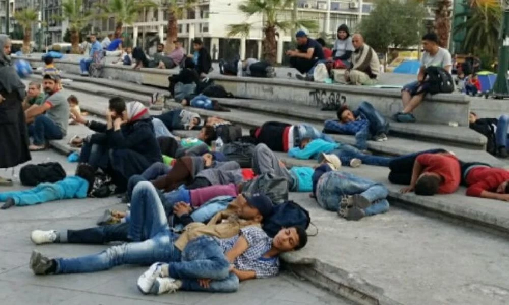 Mαζικές εγκαταστάσεις αλλοδαπών στα ήδη φορτωμένα σημεία της Αθήνας